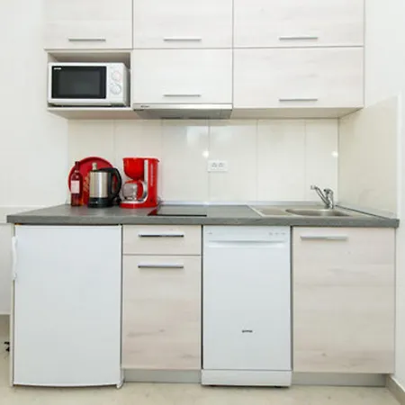 桑巴别墅公寓 4* 米利尼